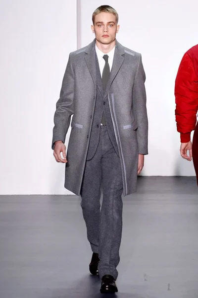 Look 15
